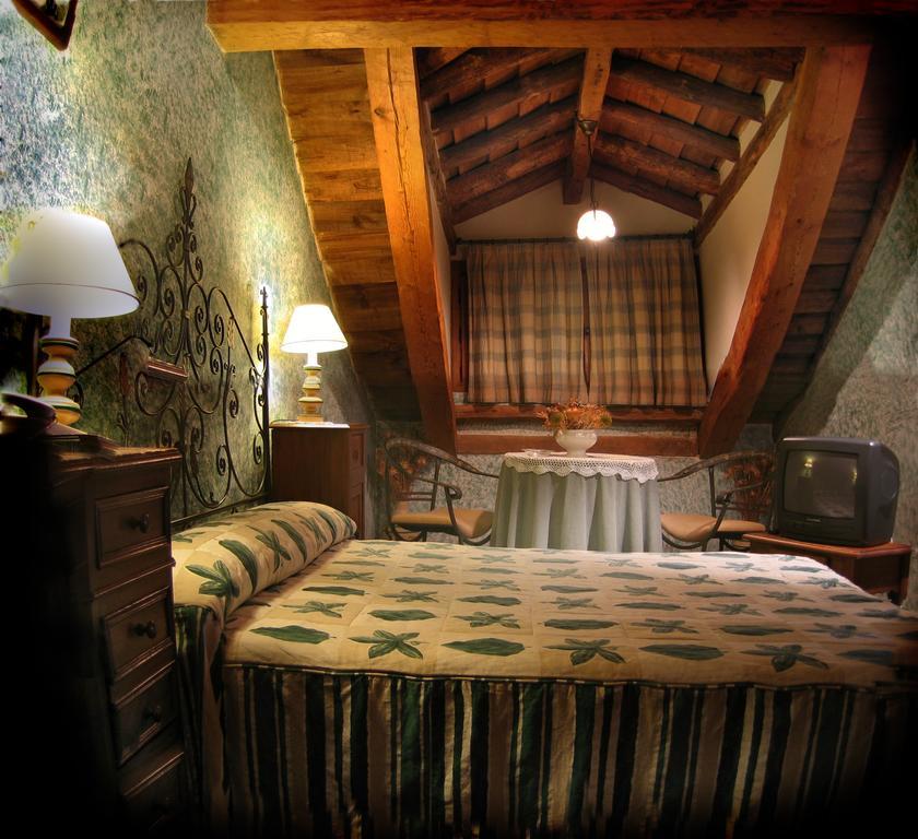 Posada El Zaguan Turégano Δωμάτιο φωτογραφία